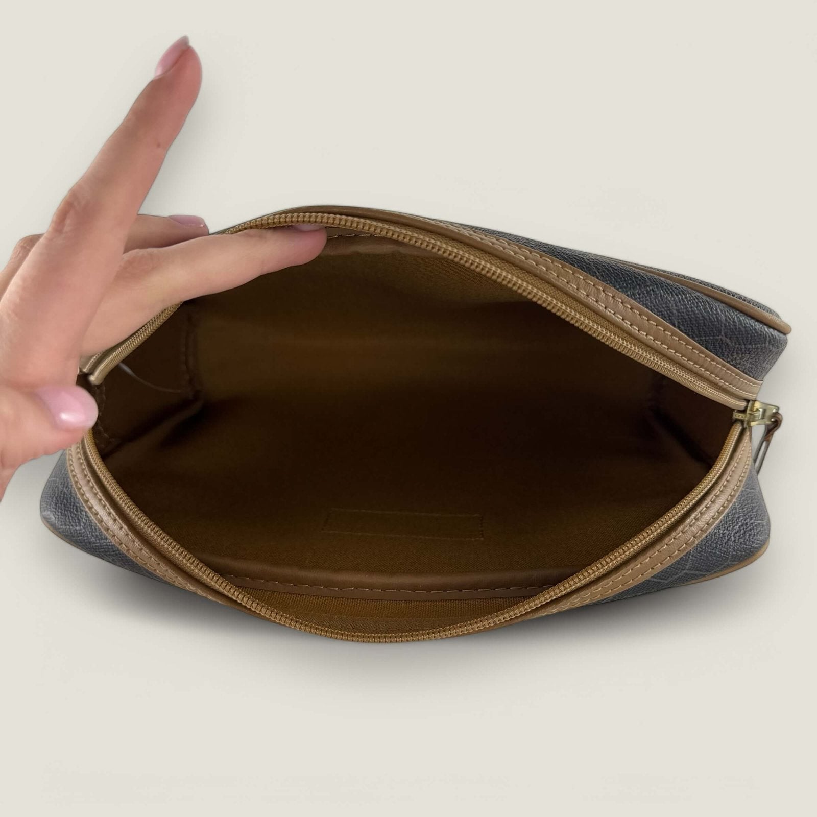 Interior Christian Dior clutch pouch