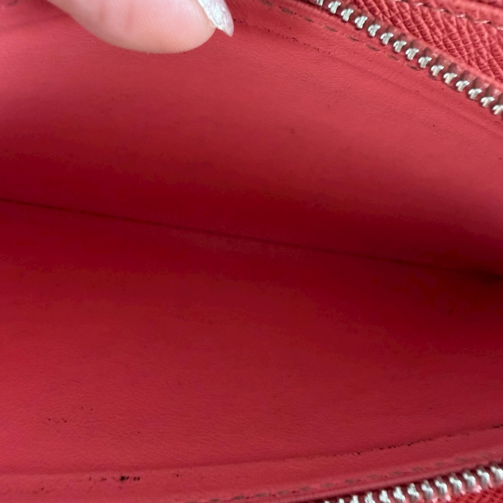 Interior coins compartment Louis Vuitton