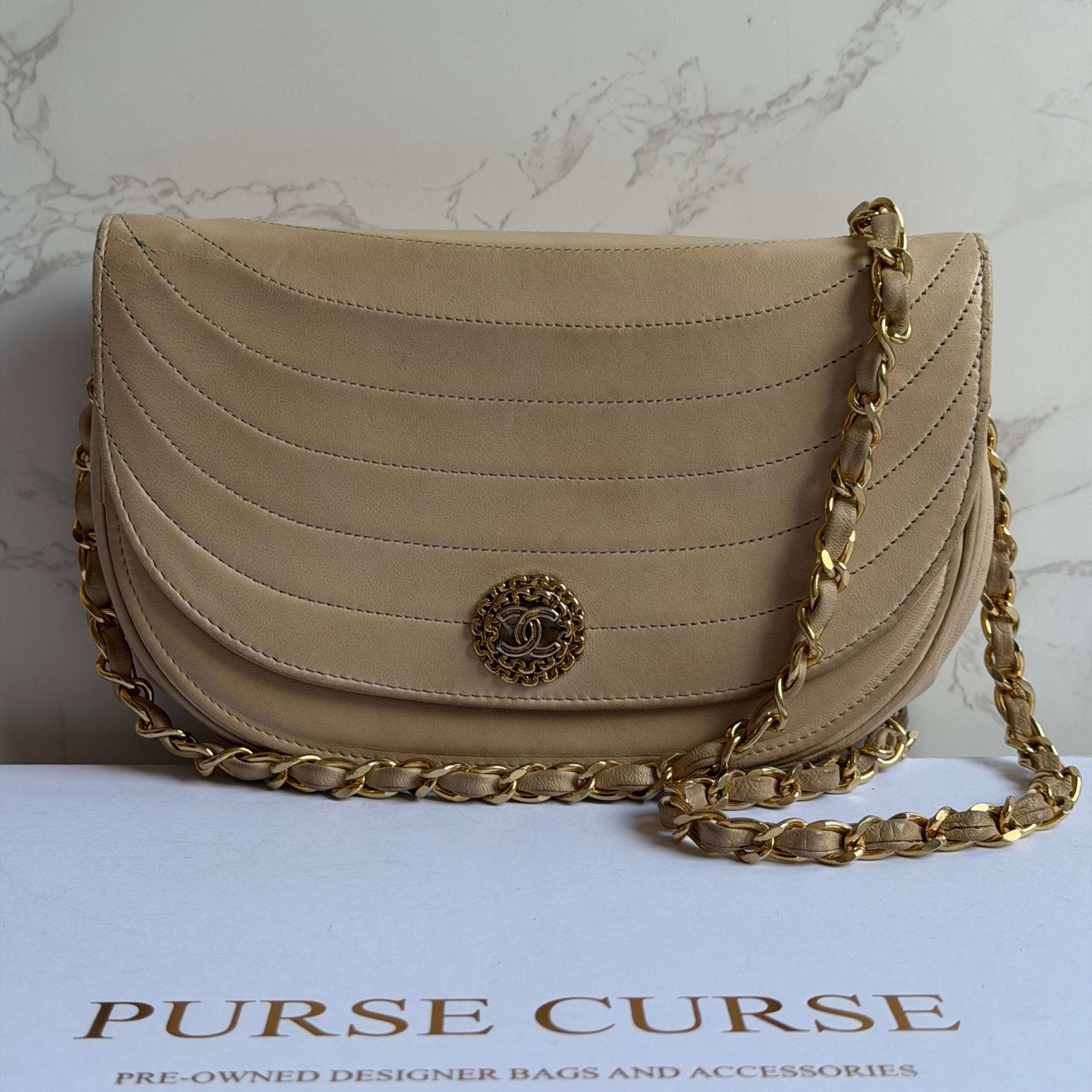 Chanel half moon flap beige – pre-owned vintage shoulder bag