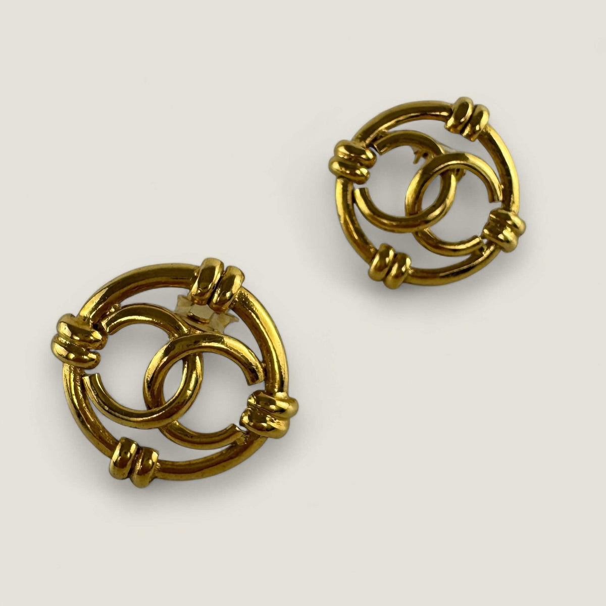 Chanel pre-owned 1993 oorclips met CC logo verguld