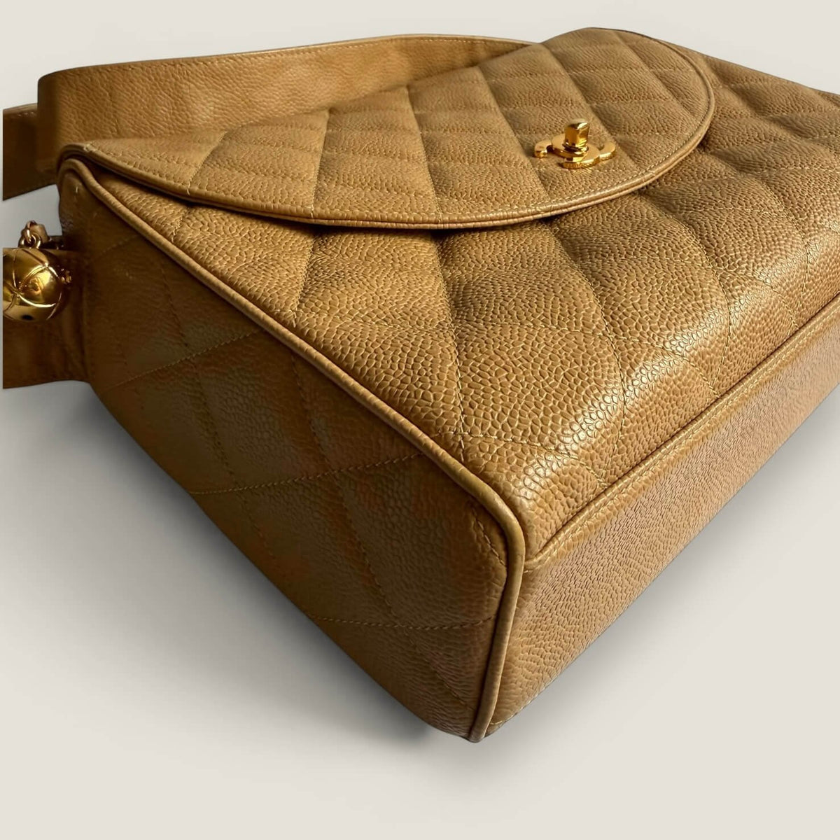 Chanel pre-owned caviar camera bag beige kaviaar leather