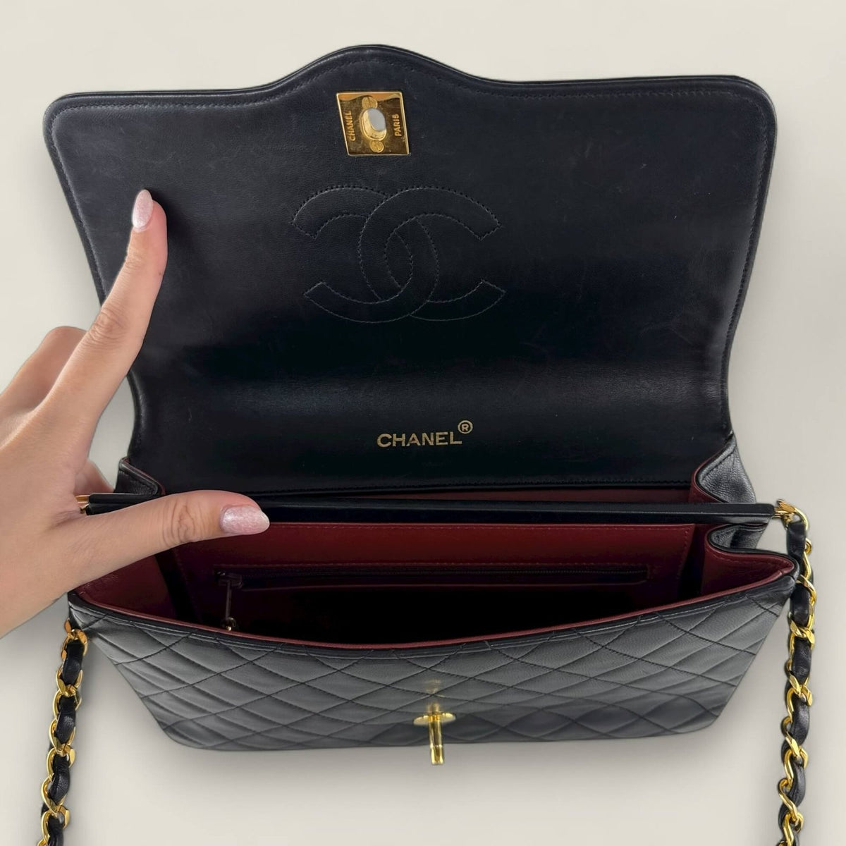 Chanel vintage matelasse single flap bordeaux interior