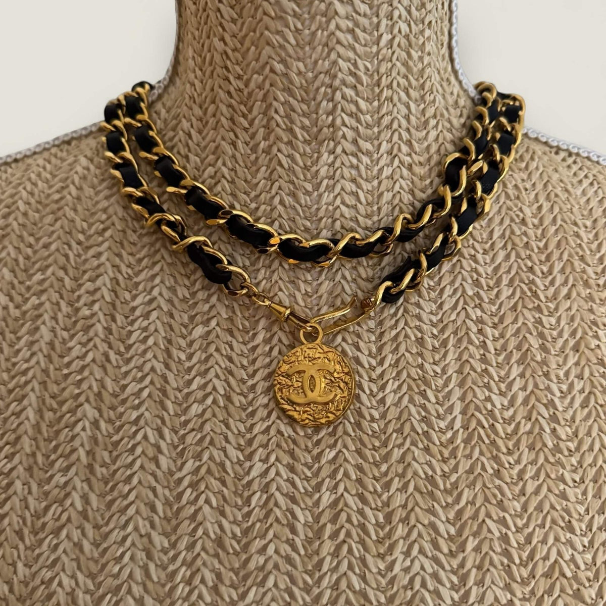 Chanel vintage belt as short chain