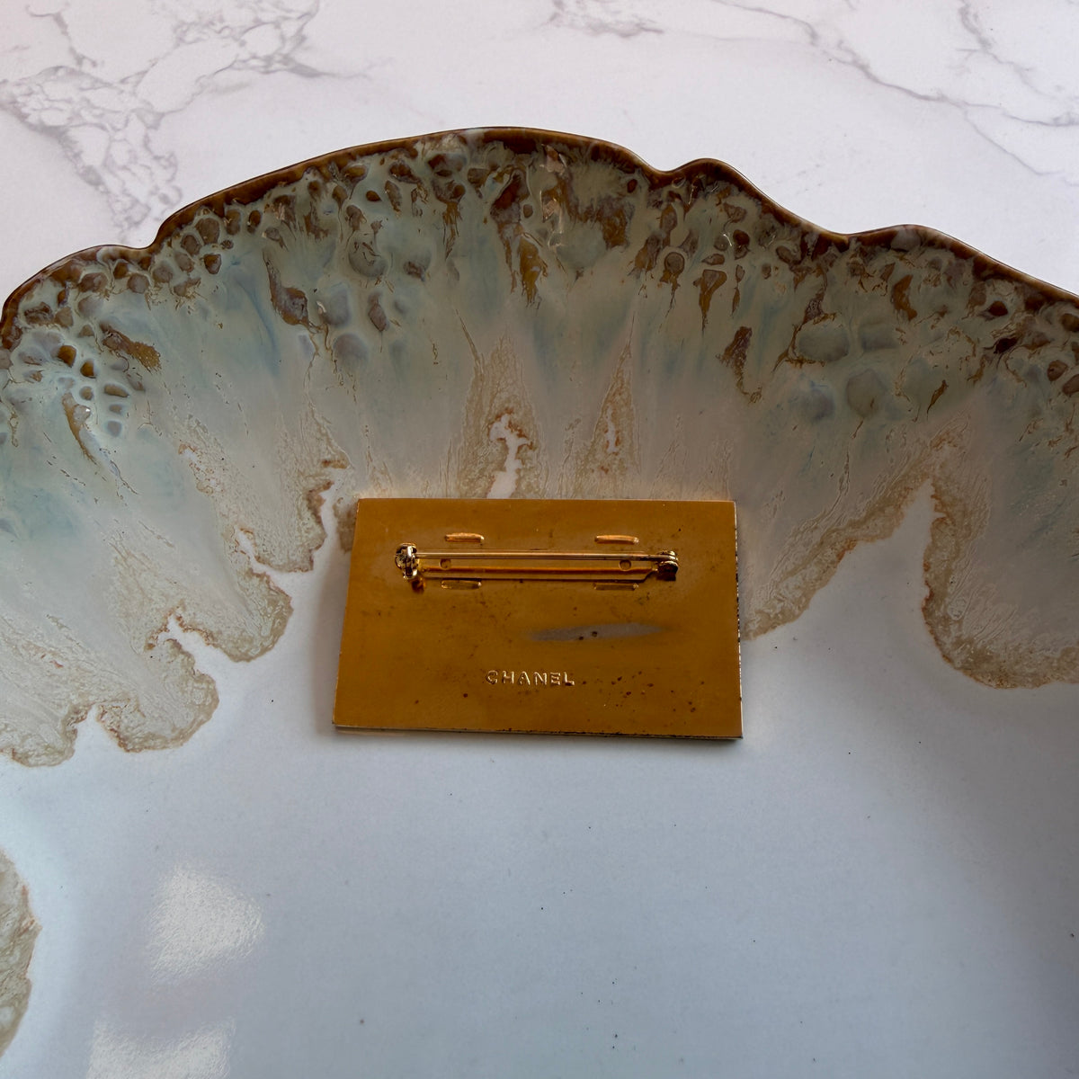 Chanel naamplaatje broche vintage