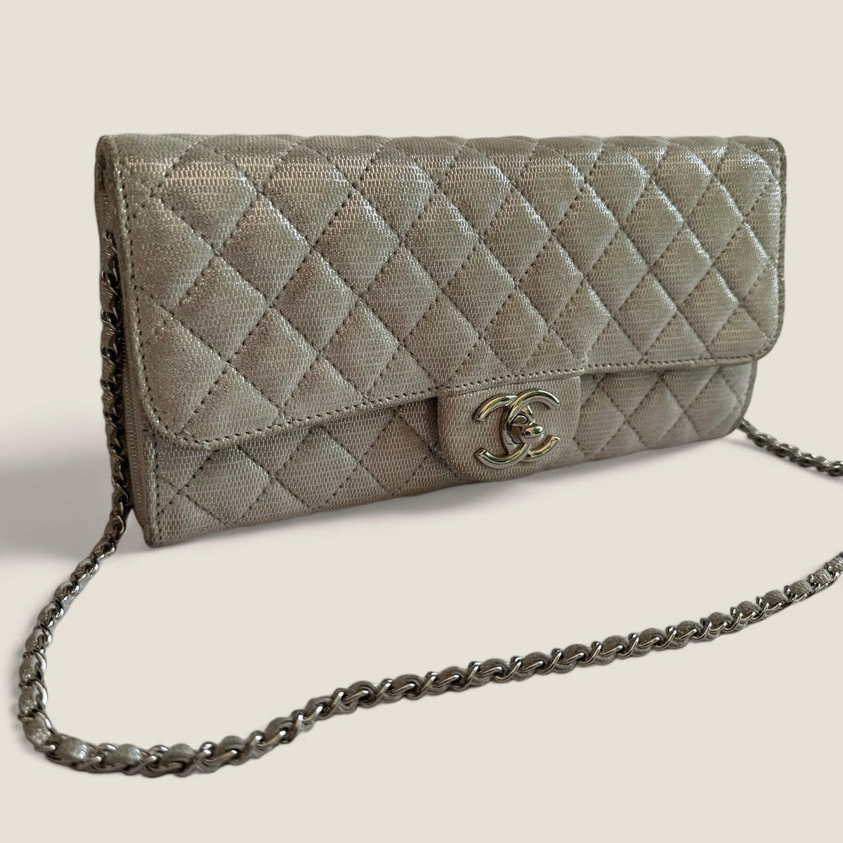 Gebruikte Chanel clutch met ketting zilveren hardware 2010 2011