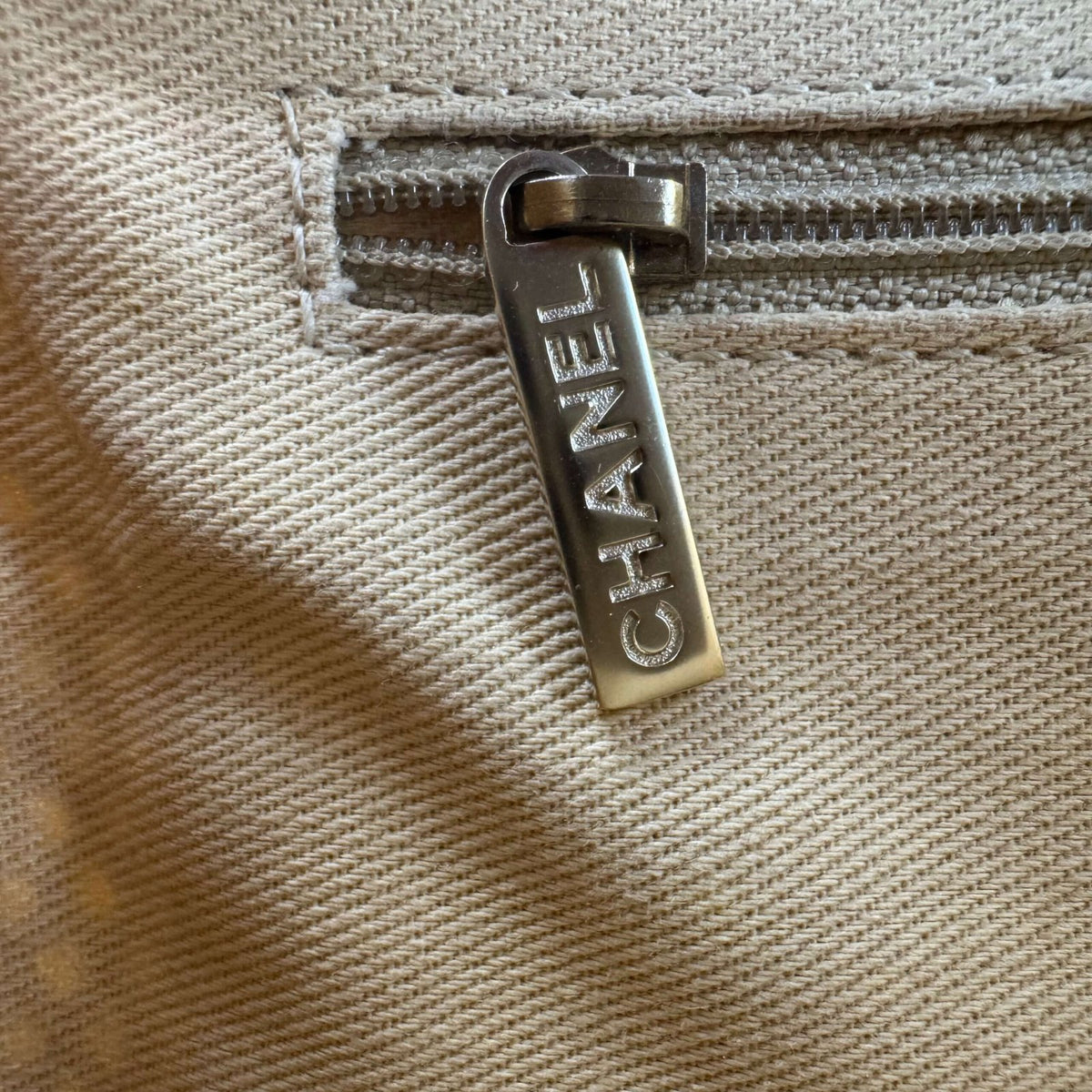 Hardware zip Chanel bag