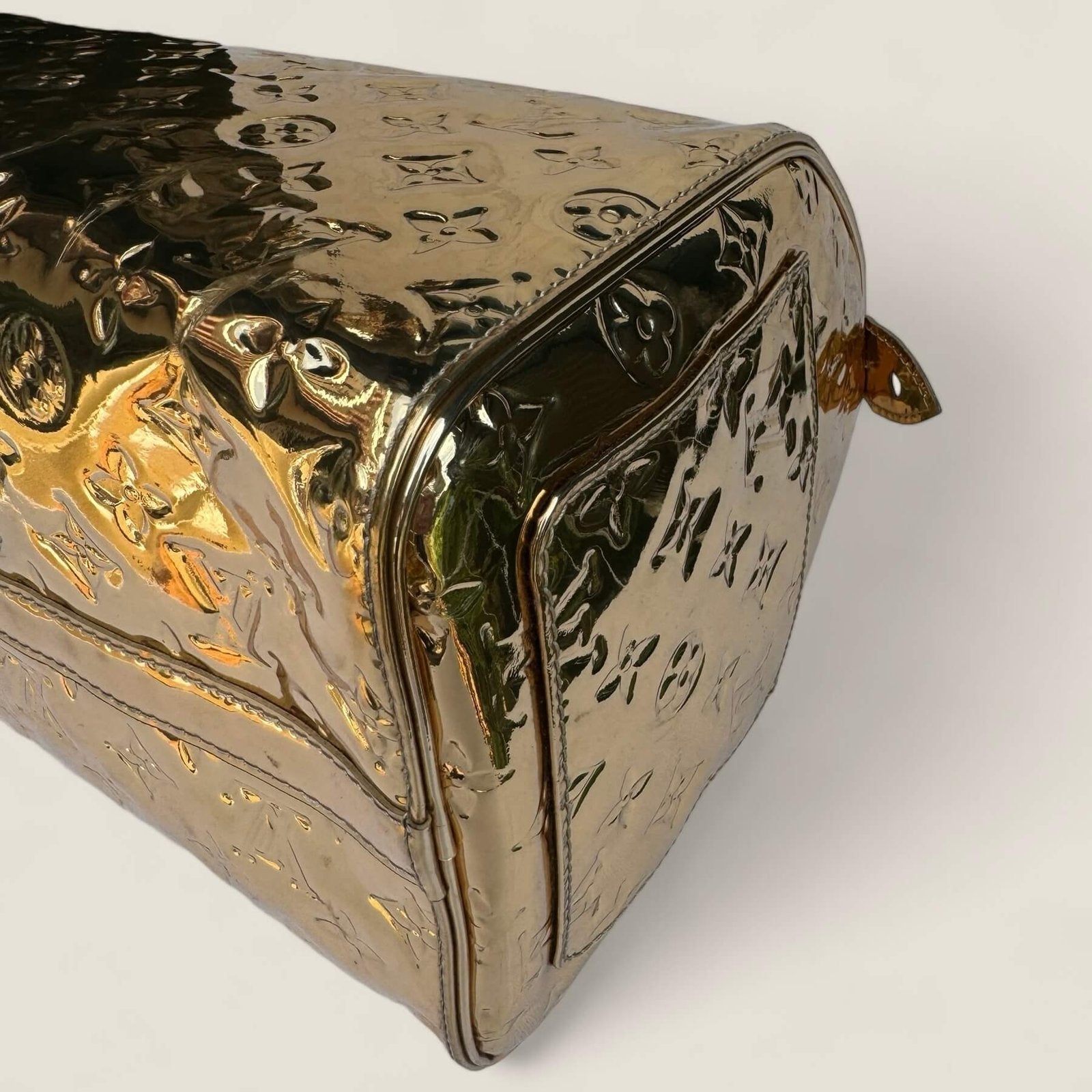 Corners Louis Vuitton miroir bag