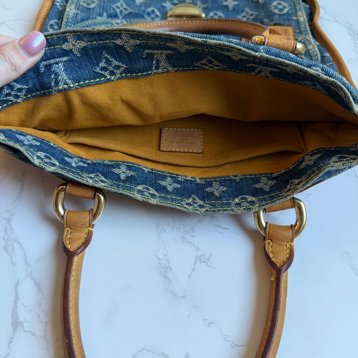 Louis Vuitton sac plat interior