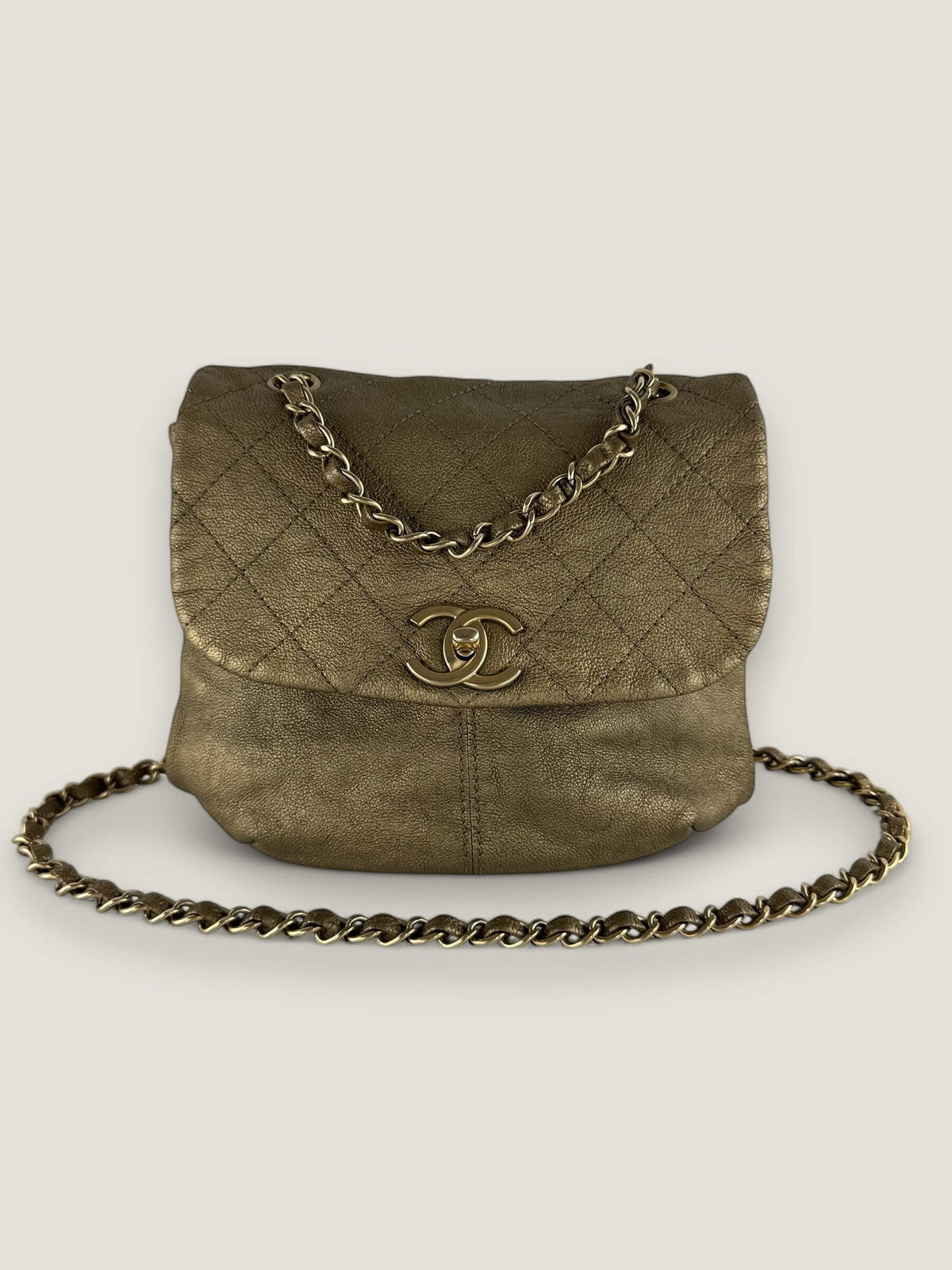 Pre-owned Chanel shoulder bag gold bronze caviar leather