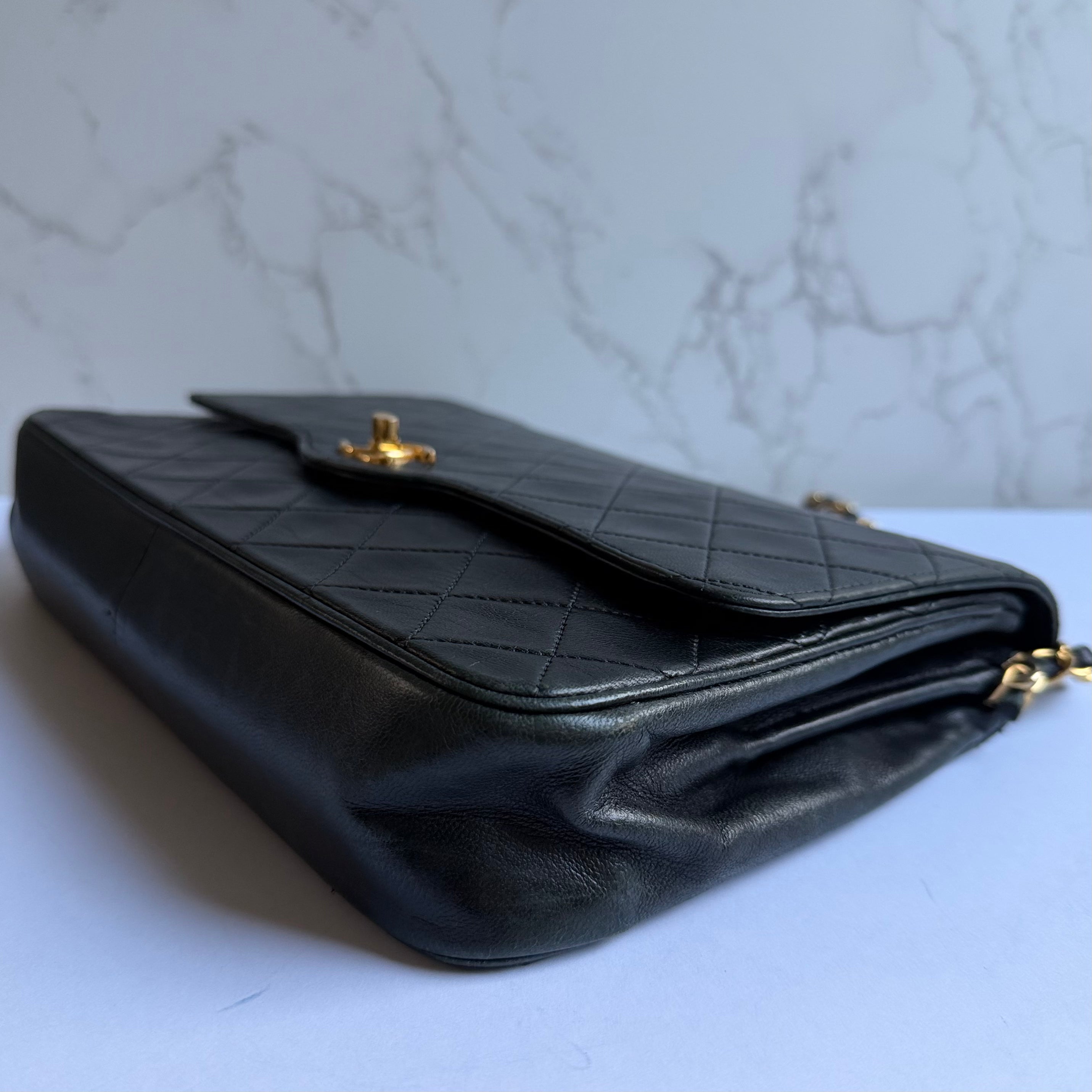 Buy pre-owned Chanel bag Netherlands