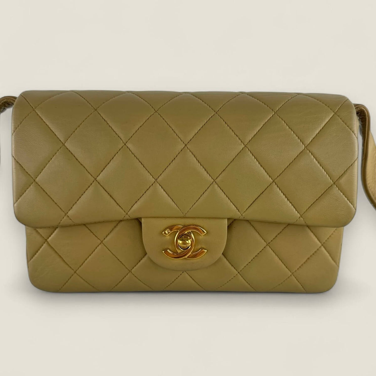 Purse Curse Chanel shoulder bag vintage