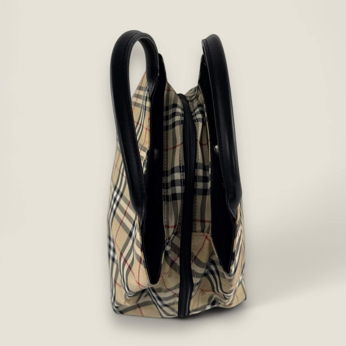 Pre-owned Burberry handbag beige ruit