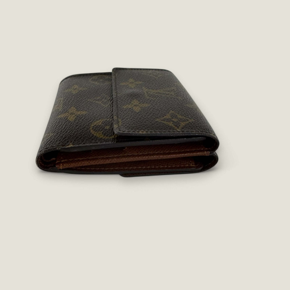 Pre-owned Elise wallet small