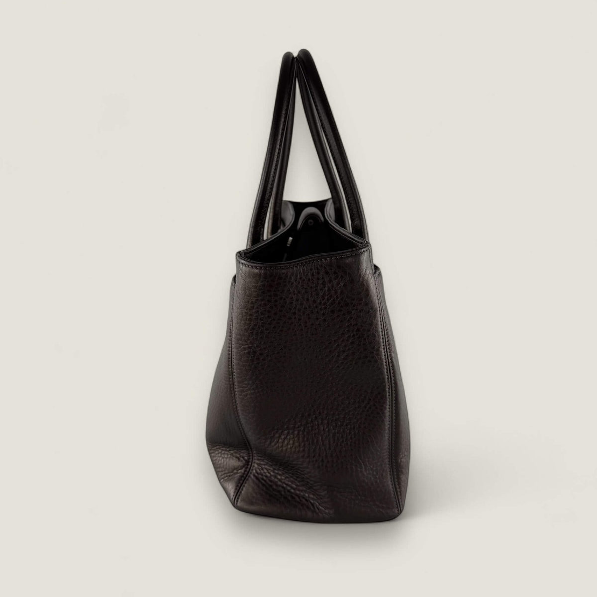 Pre-owned designer bag Chanel Executive