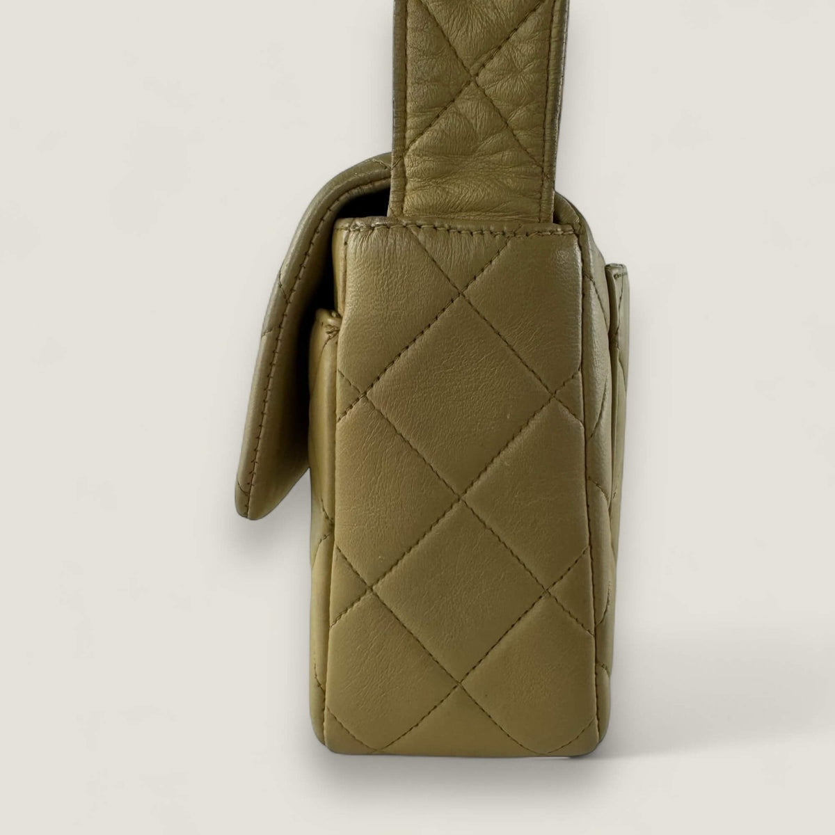 Side view pre-owned Chanel bag