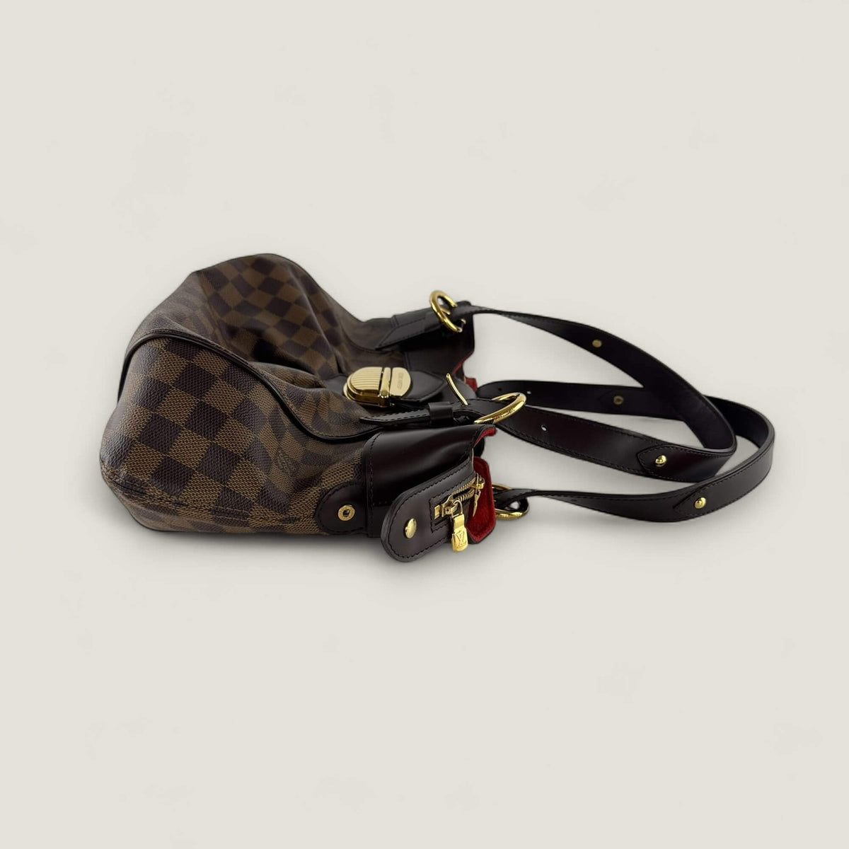 Side view pre-owned Louis Vuitton designer bag