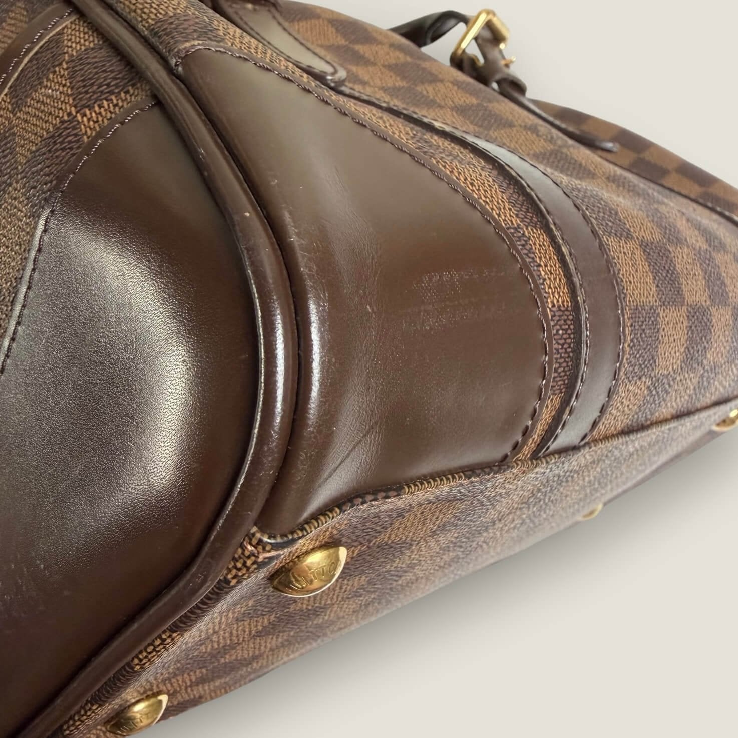 authentic Louis Vuitton Berkeley corners wear damier ebene