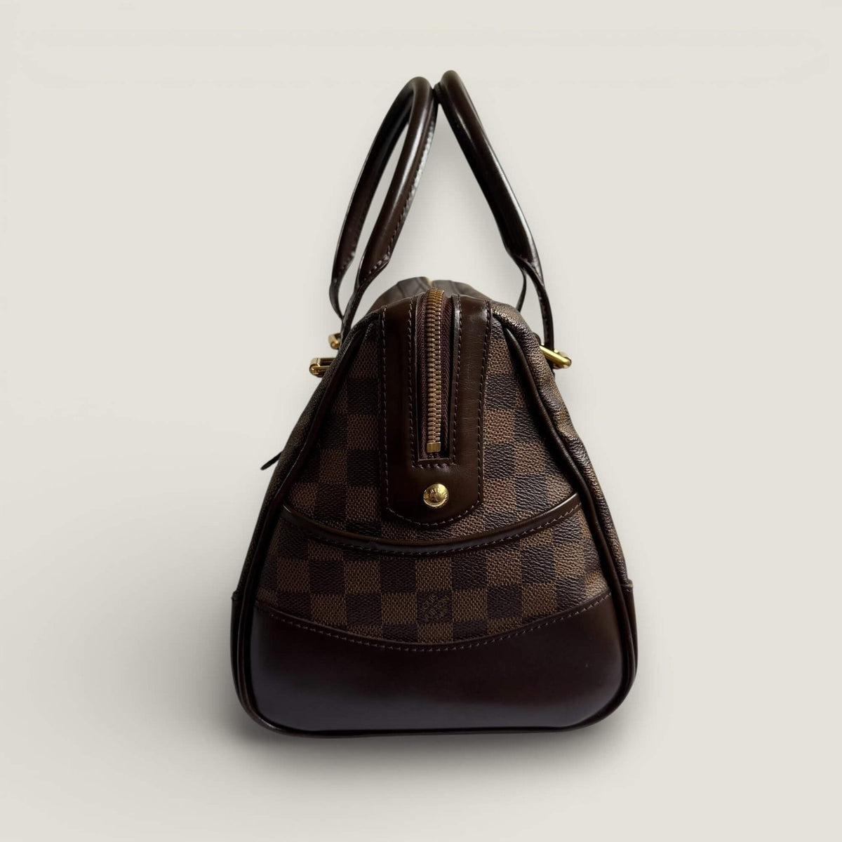 pre loved Louis Vuitton handbag damier ebene spacious model