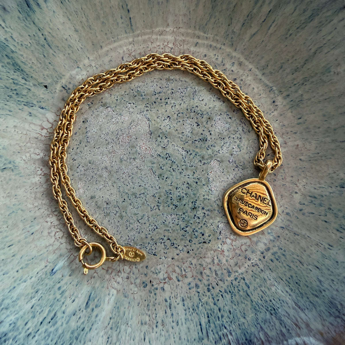 vintage Chanel 31 Rue Cambon Paris pendant ketting
