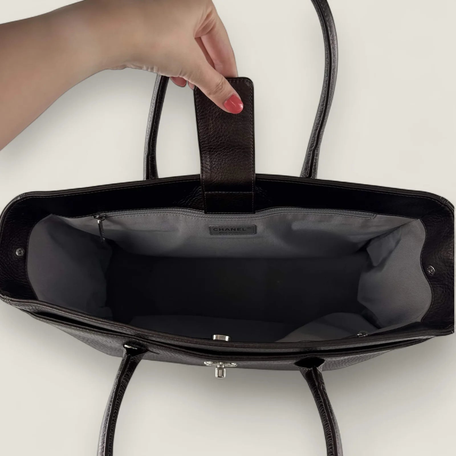 Interior authentic Chanel executive bag