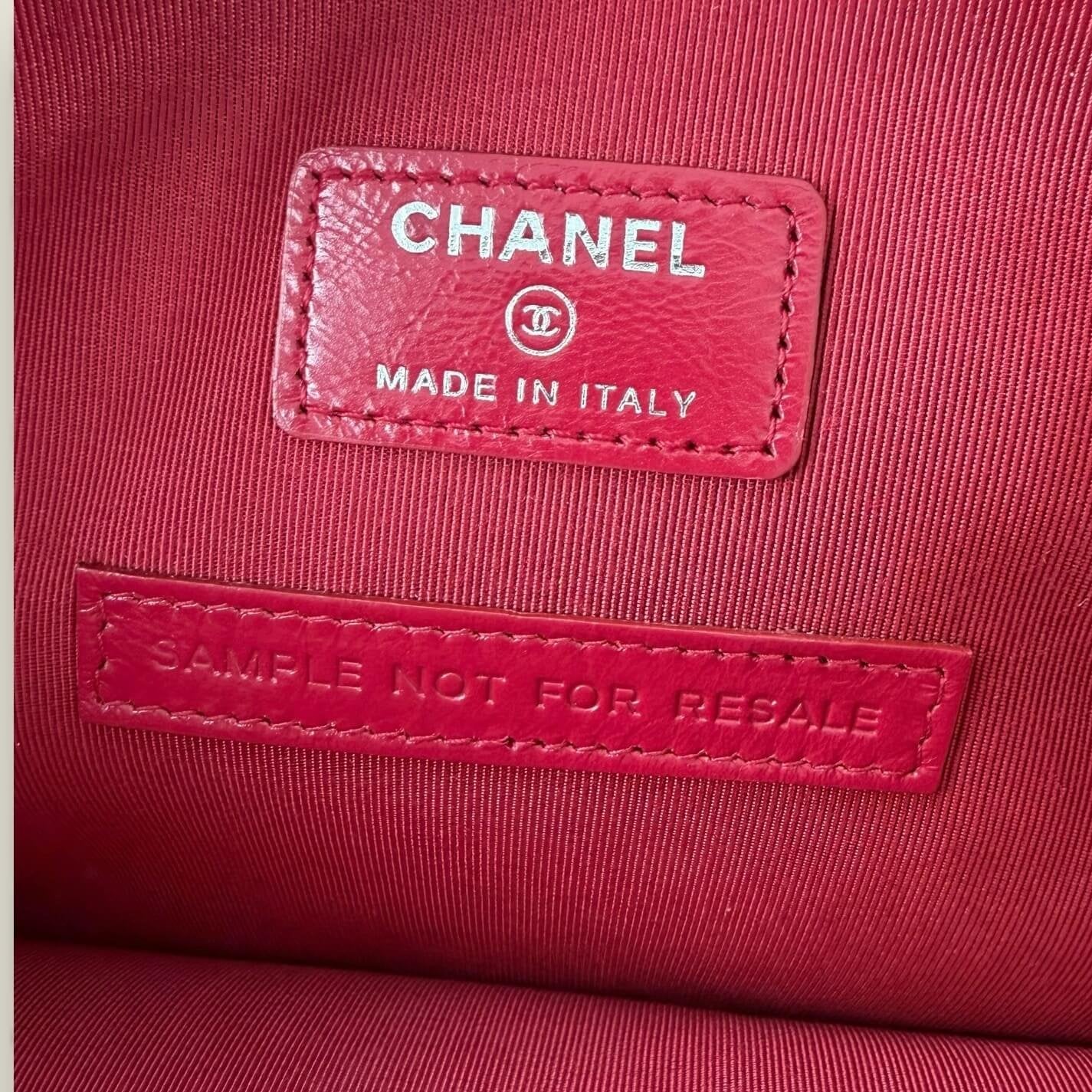 Interior original Chanel clutch tweed