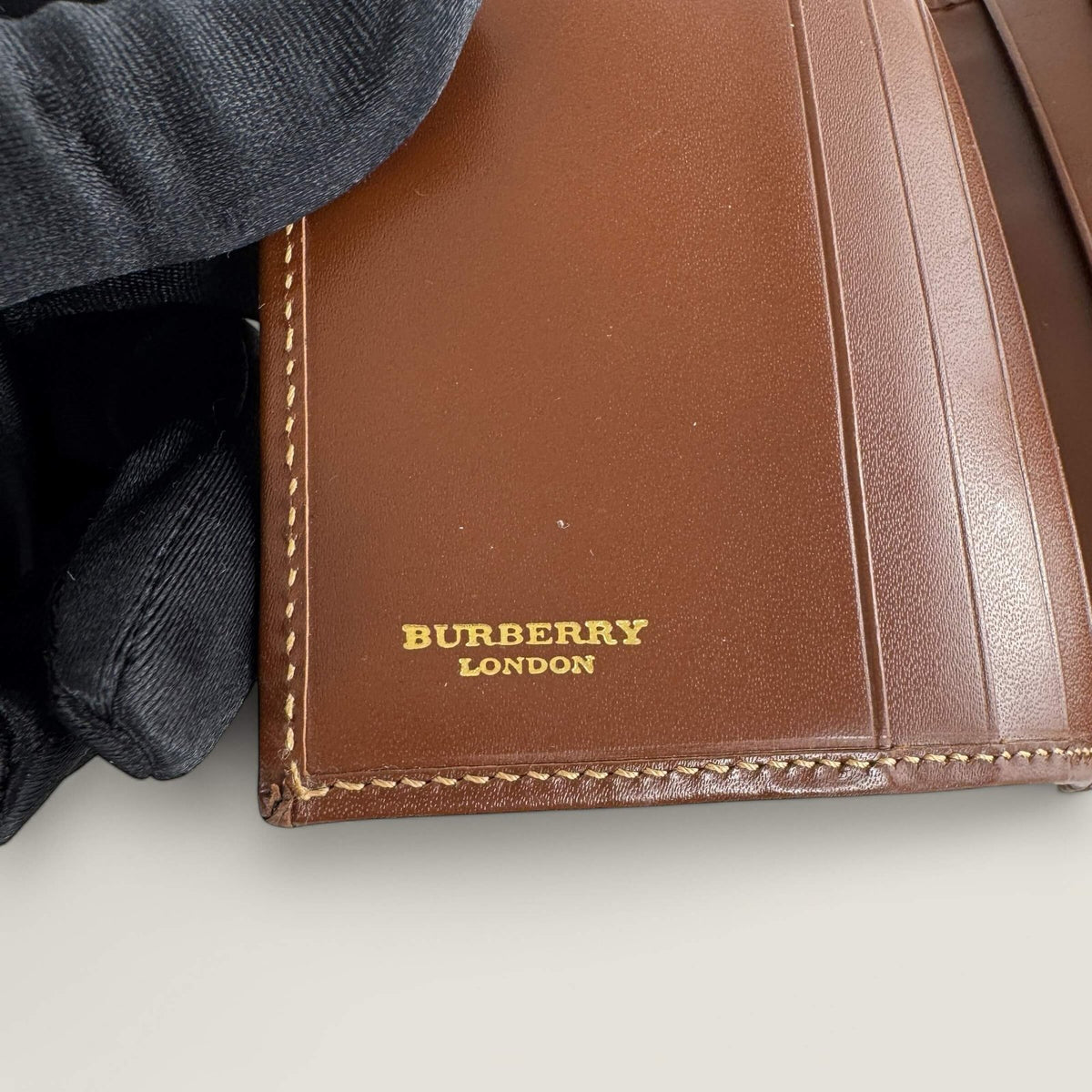 Burberry wallet interior