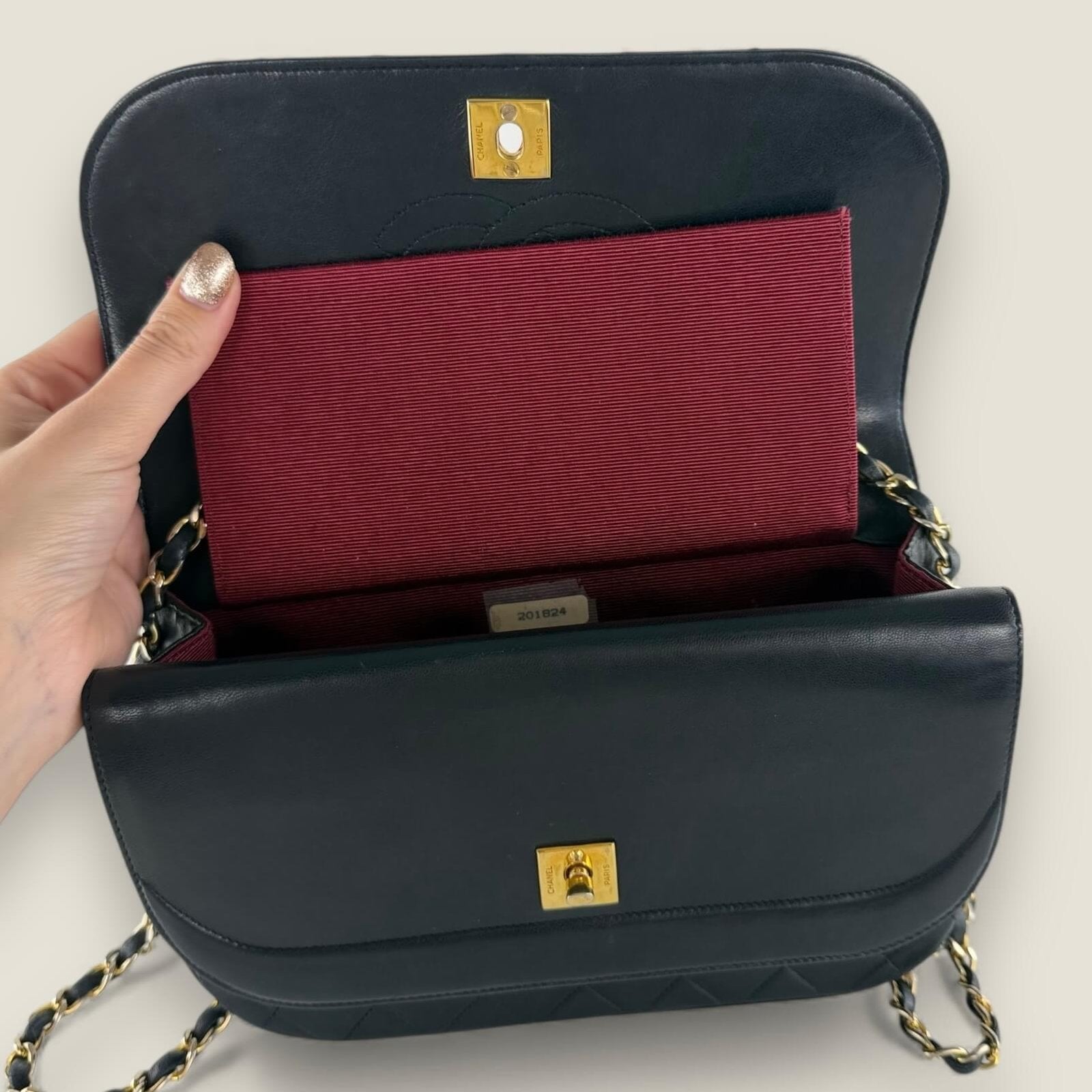 Chanel Double Flap Half Moon serienummer authenticiteit