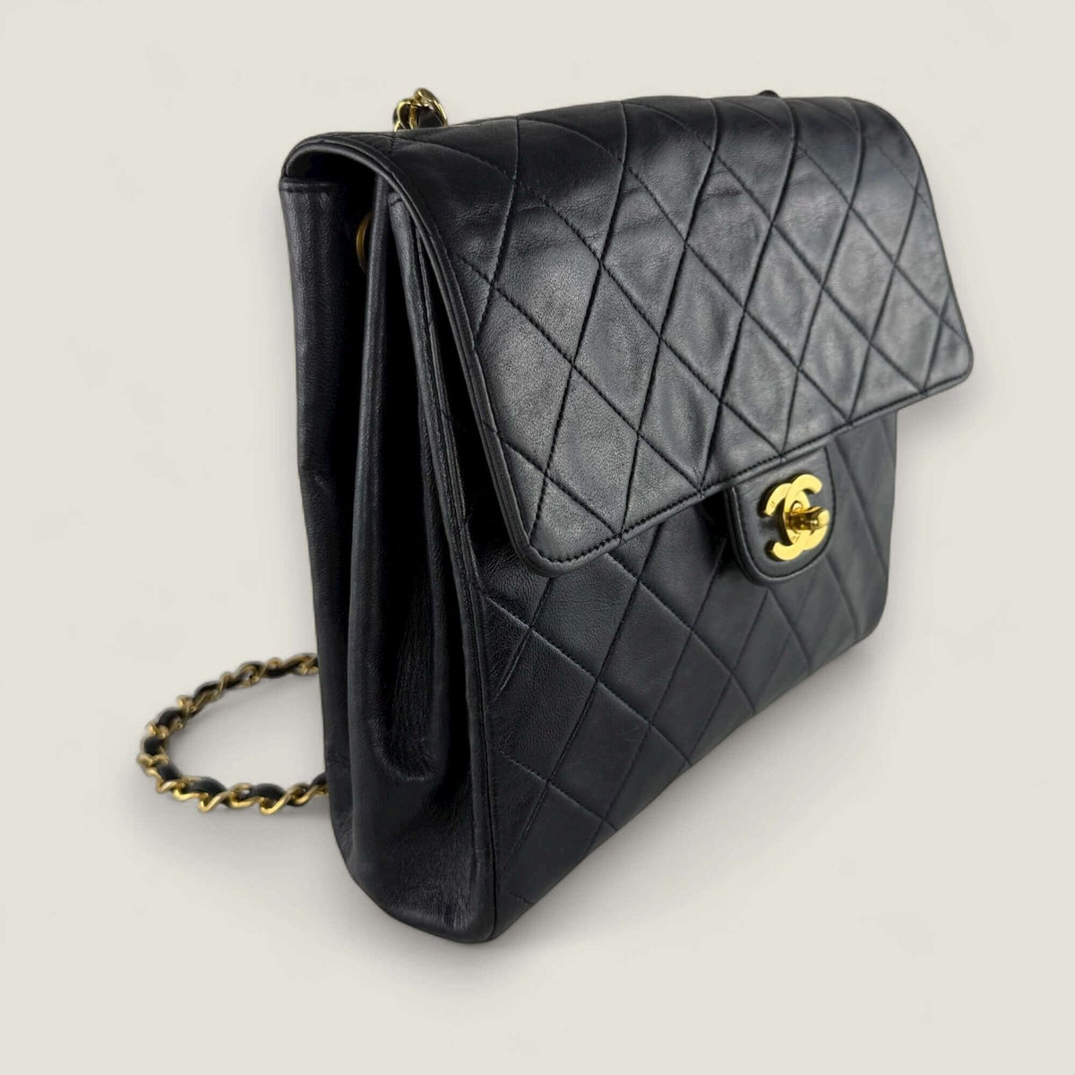 Chanel Matelassé vintage bag with Purse Curse dustbag