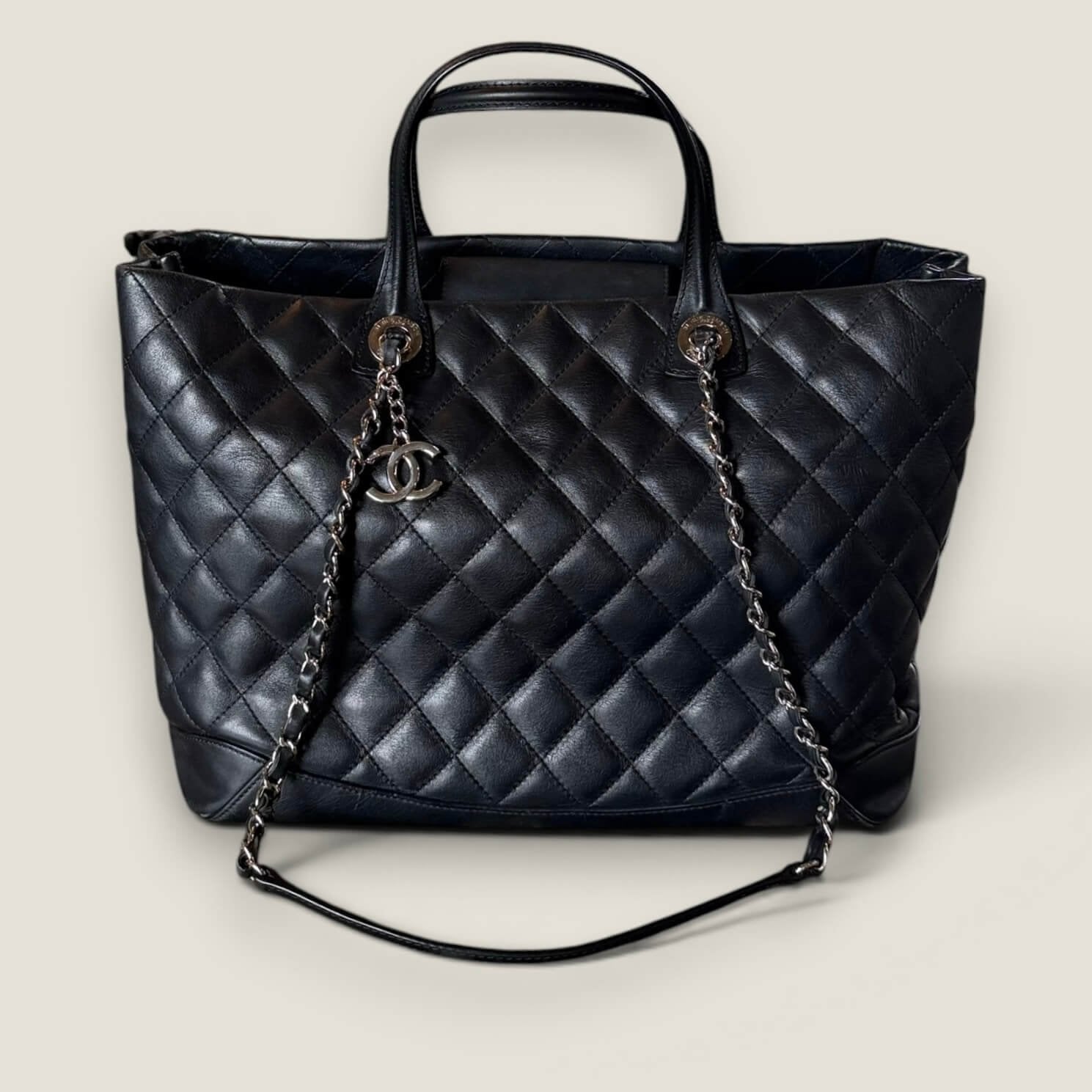 Chanel calfskin quilted large easy shopping tote black