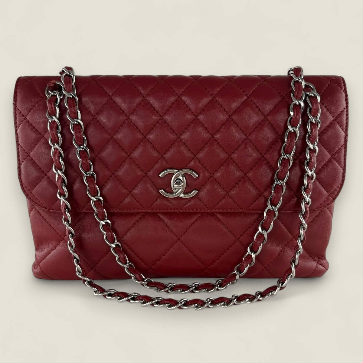 Chanel jumbo quilted flap bag