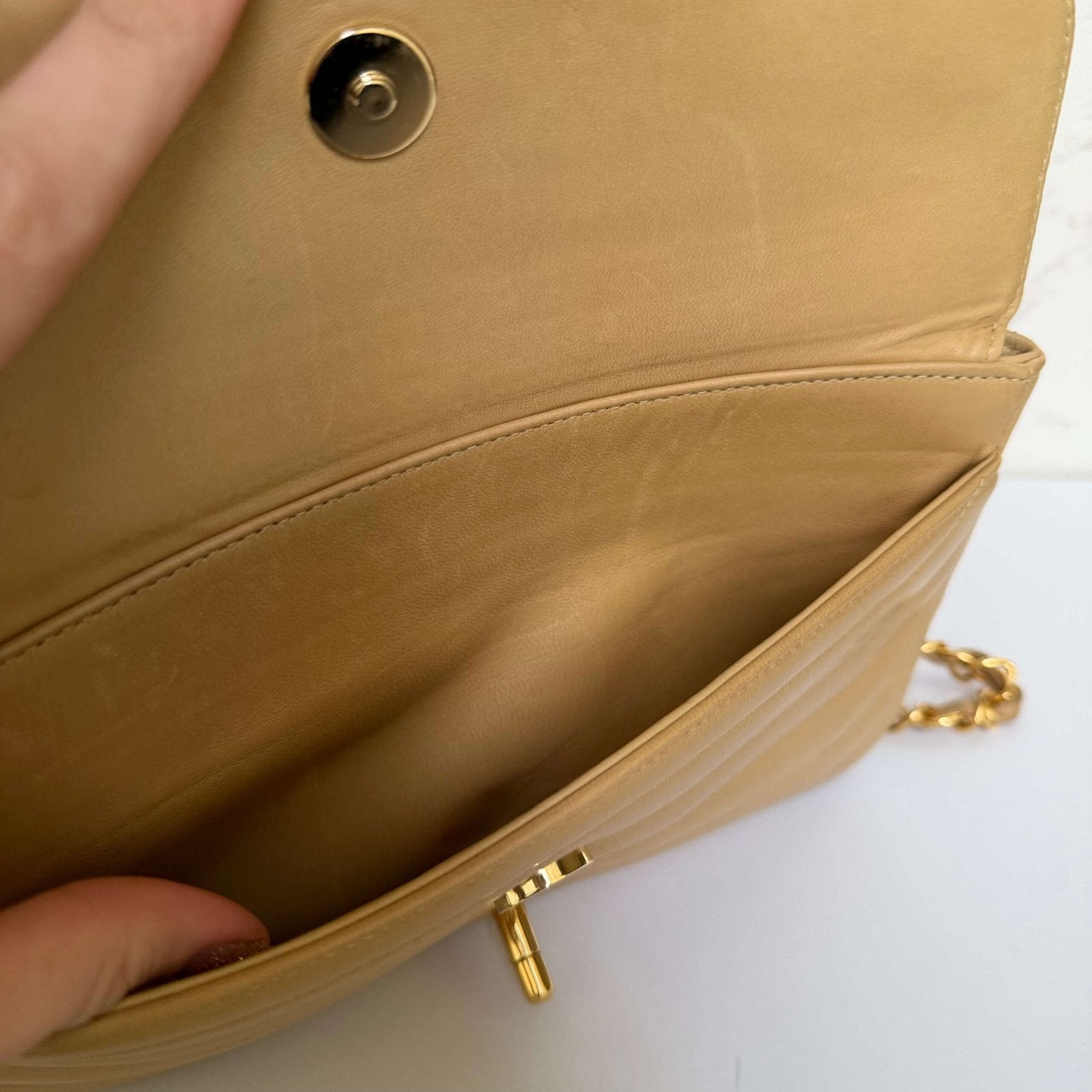 Chanel medium vintage bag inside