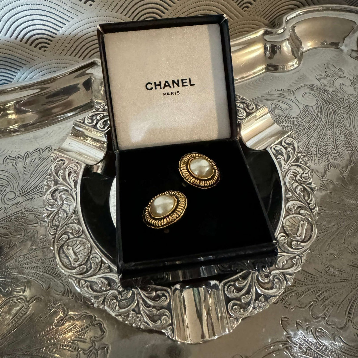 Chanel pearl earrings vintage clip on 24 carat gold-plated