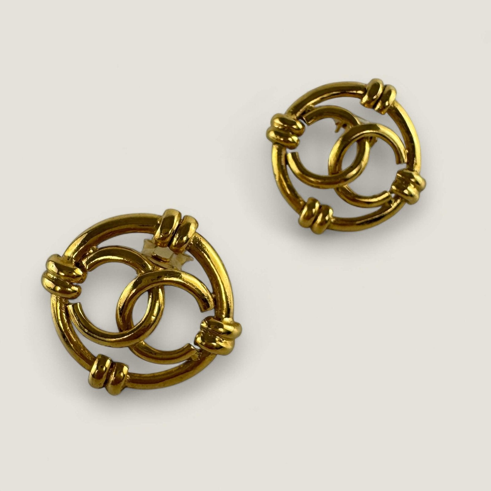 Chanel pre-owned 1993 oorclips met CC logo verguld