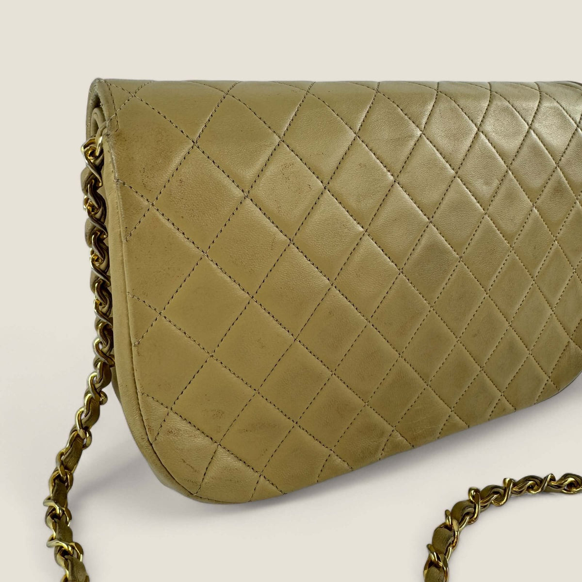 Chanel pre-owned vintage timeless classic quilted handbag beige light lambskin