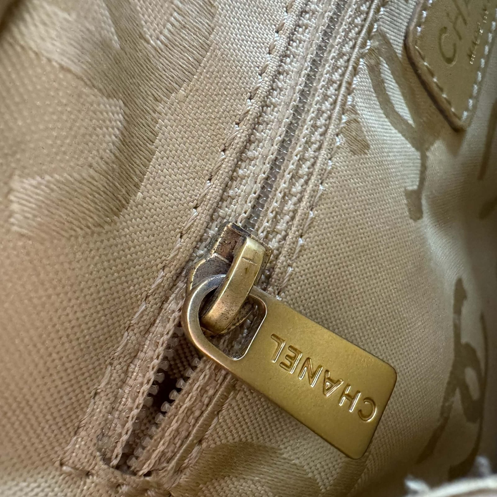 Chanel zipper vintage bag
