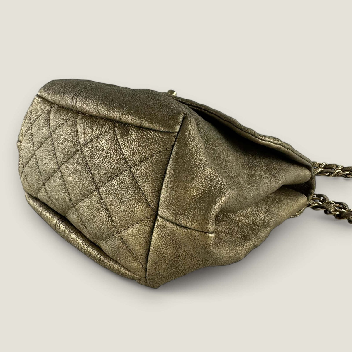 Chanel shoulder bag crossbody flapbag caviar leather