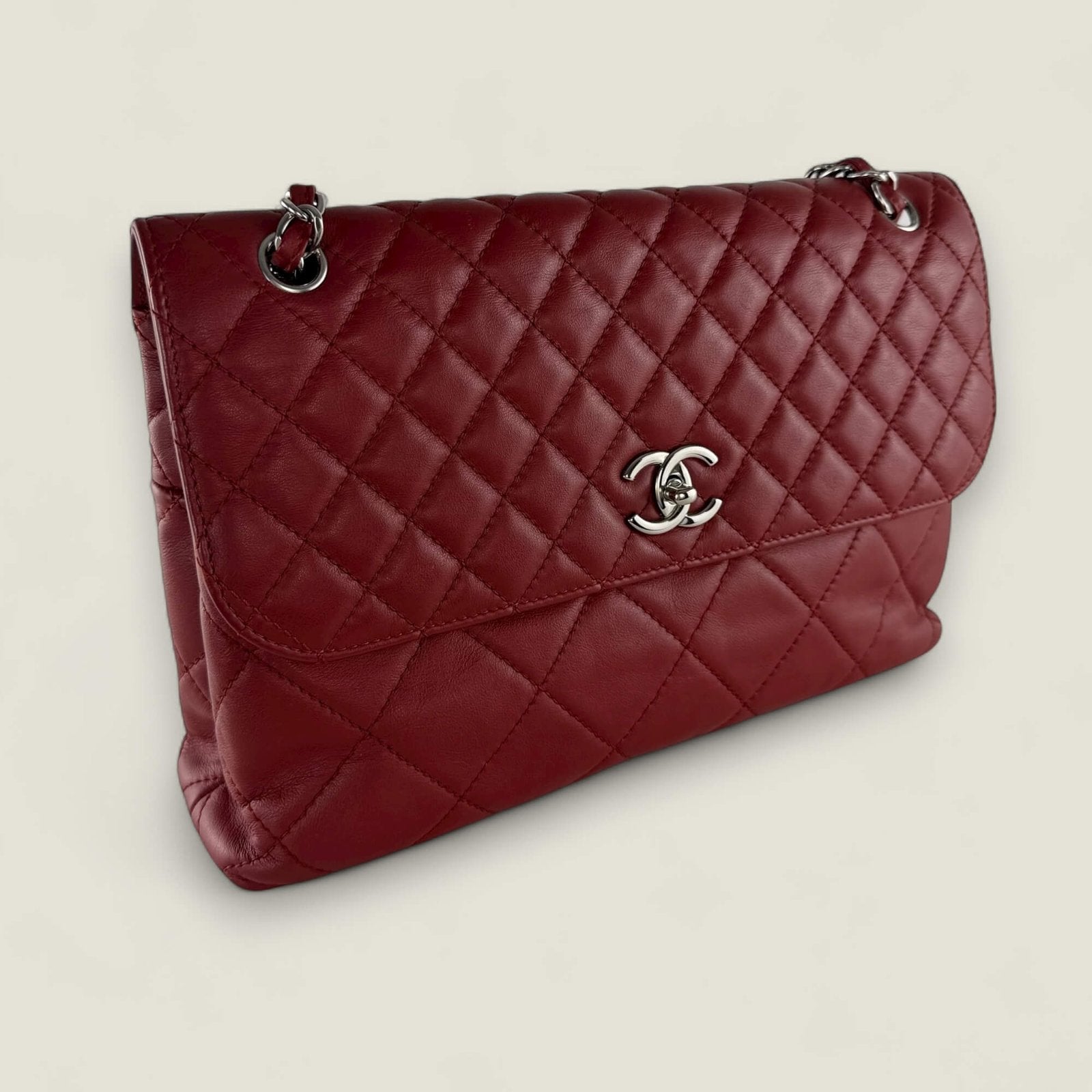 Chanel bag pre-owned red