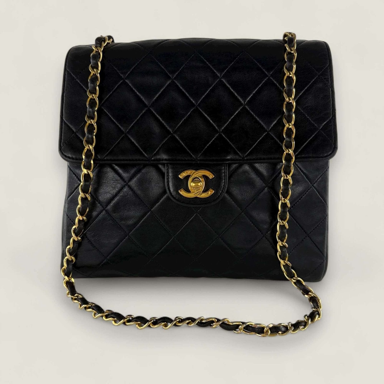 Chanel vintage Matelassé shoulder bag lambskin dark blue