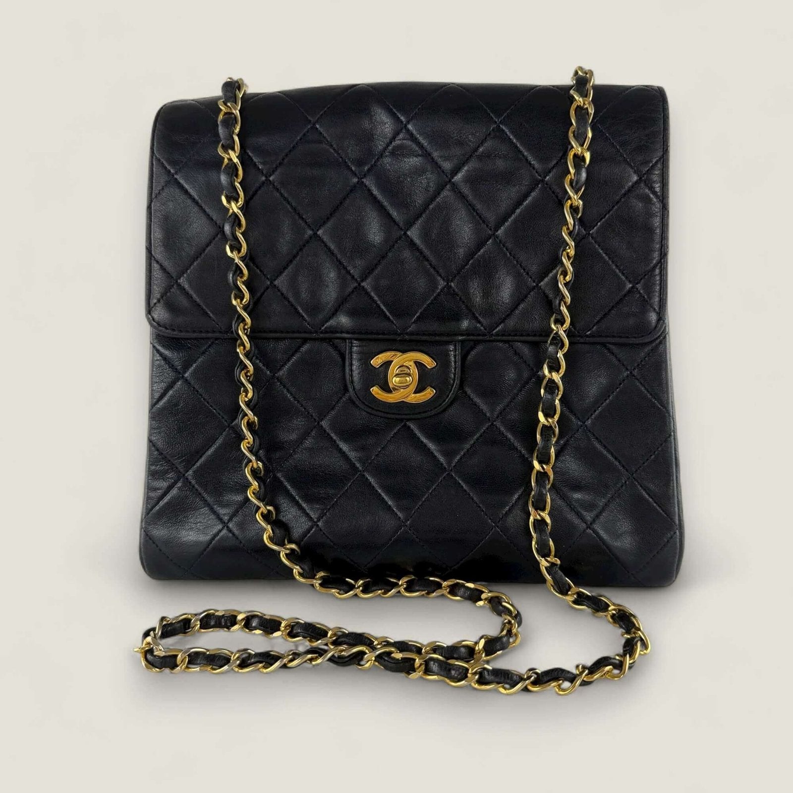 Chanel vintage Matelasse shoulder bag lambskin