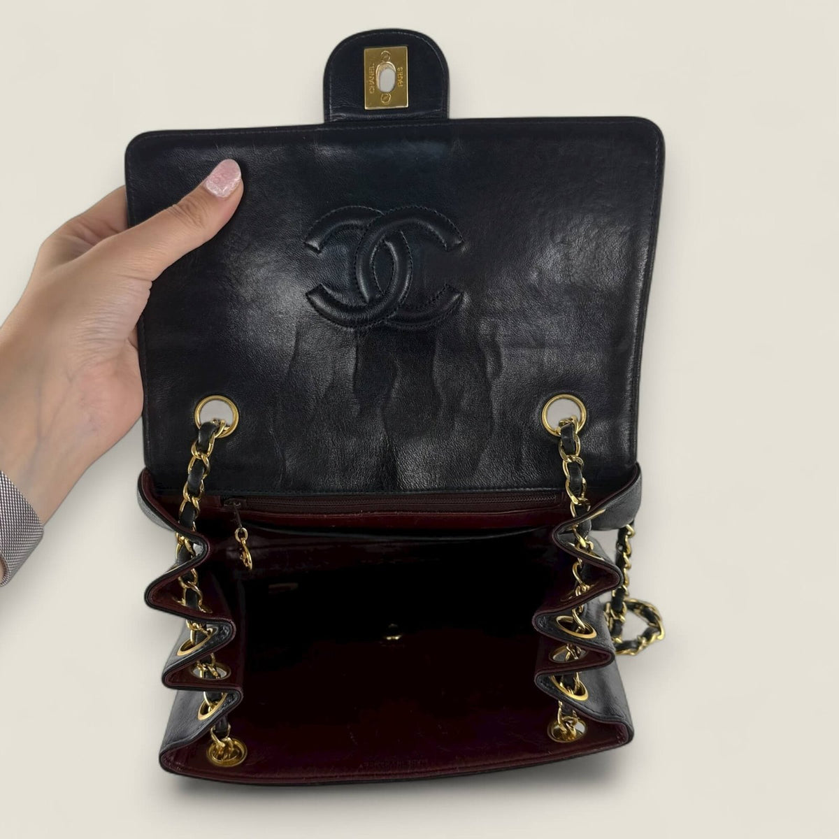 Chanel vintage accordion shoulder bag lambskin