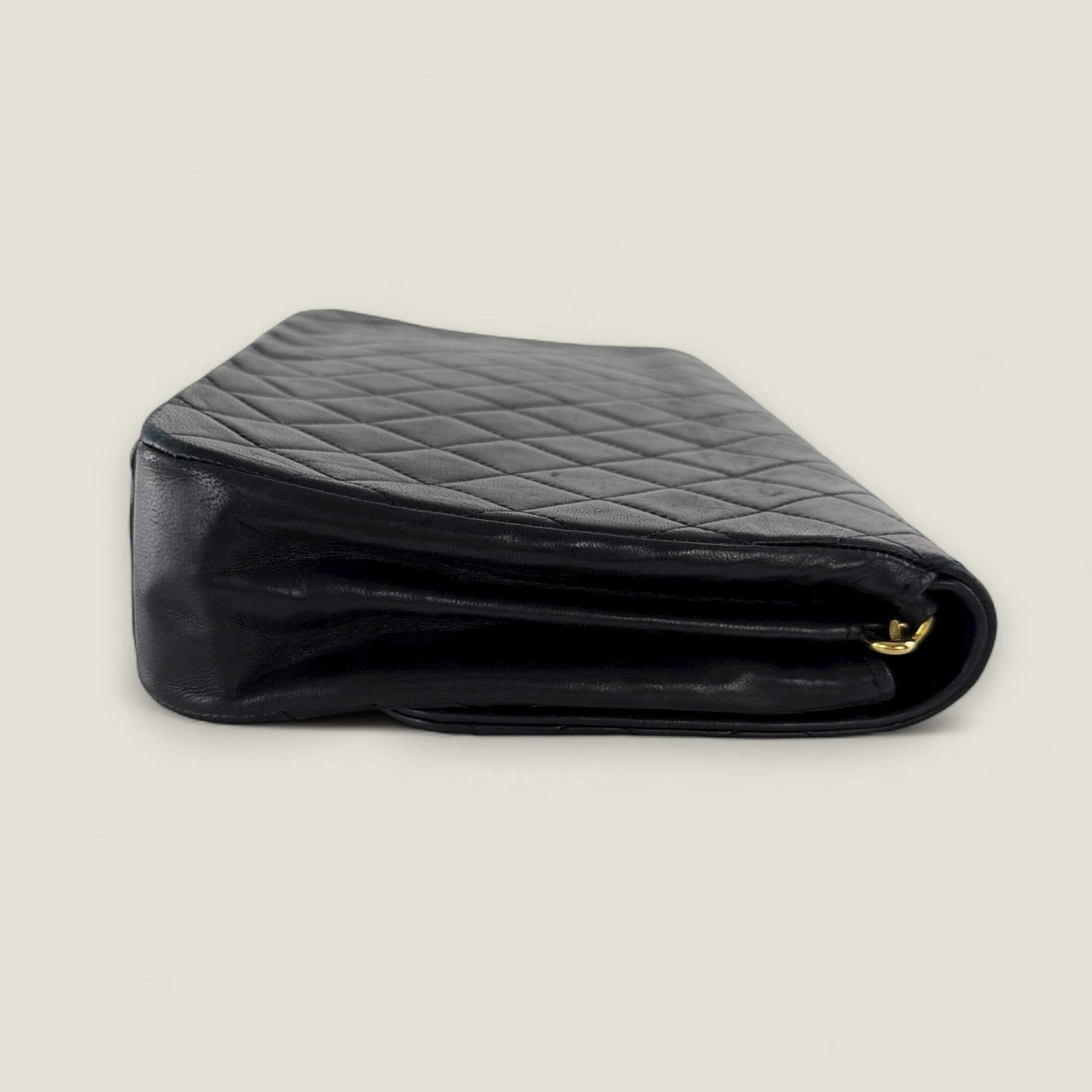 Chanel vintage matelasse single flap good condition