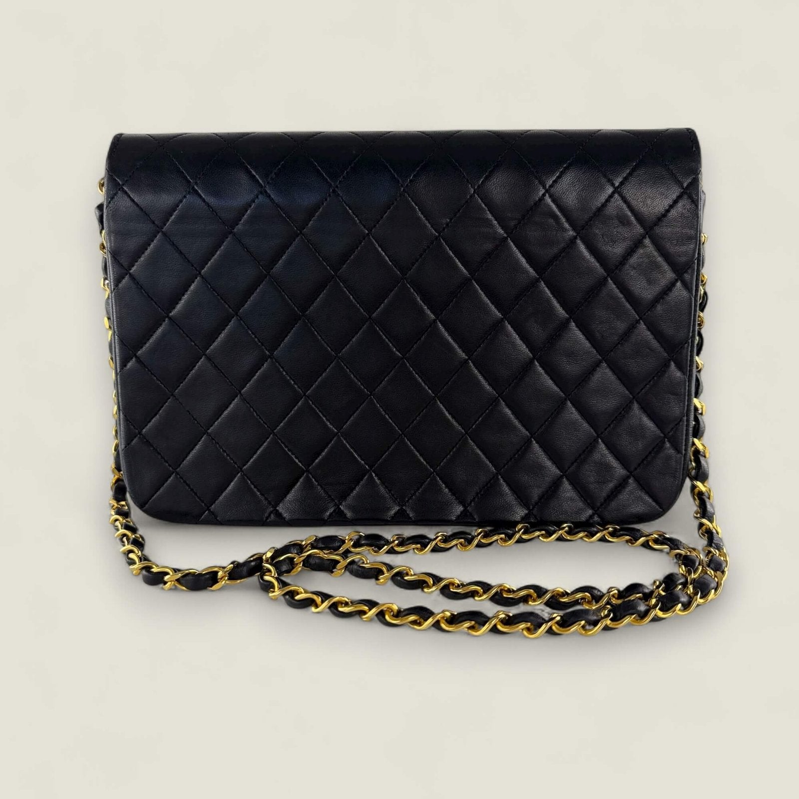 Chanel vintage matelasse single flap pre-owned