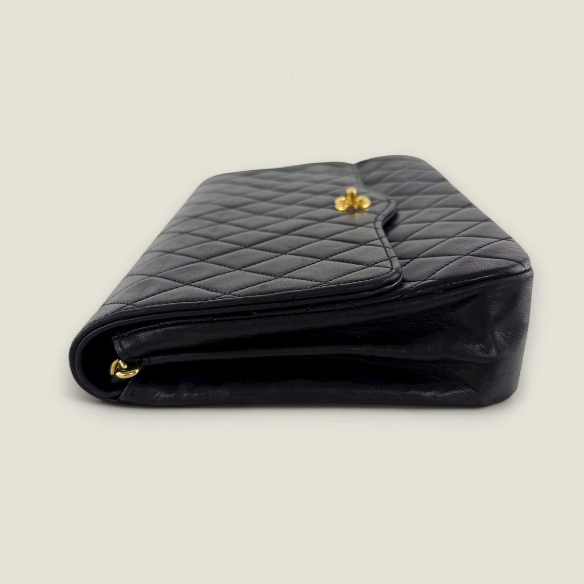 Chanel vintage matelasse single flap strap 112 cm
