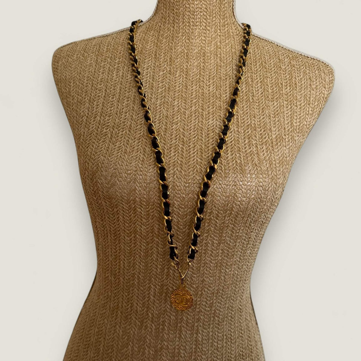Chanel vintage belt as long chain