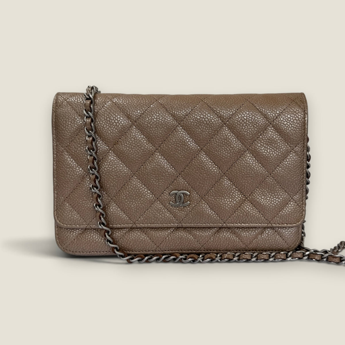Chanel wallet on chain caviar leer