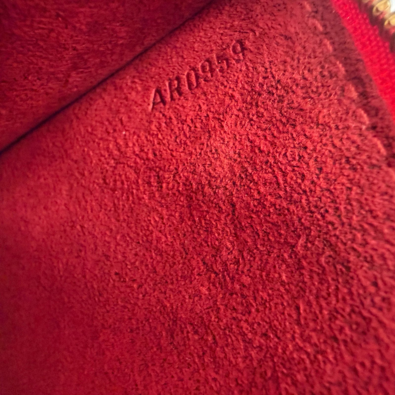 Datecode authentic Louis Vuitton Pochette Accessories