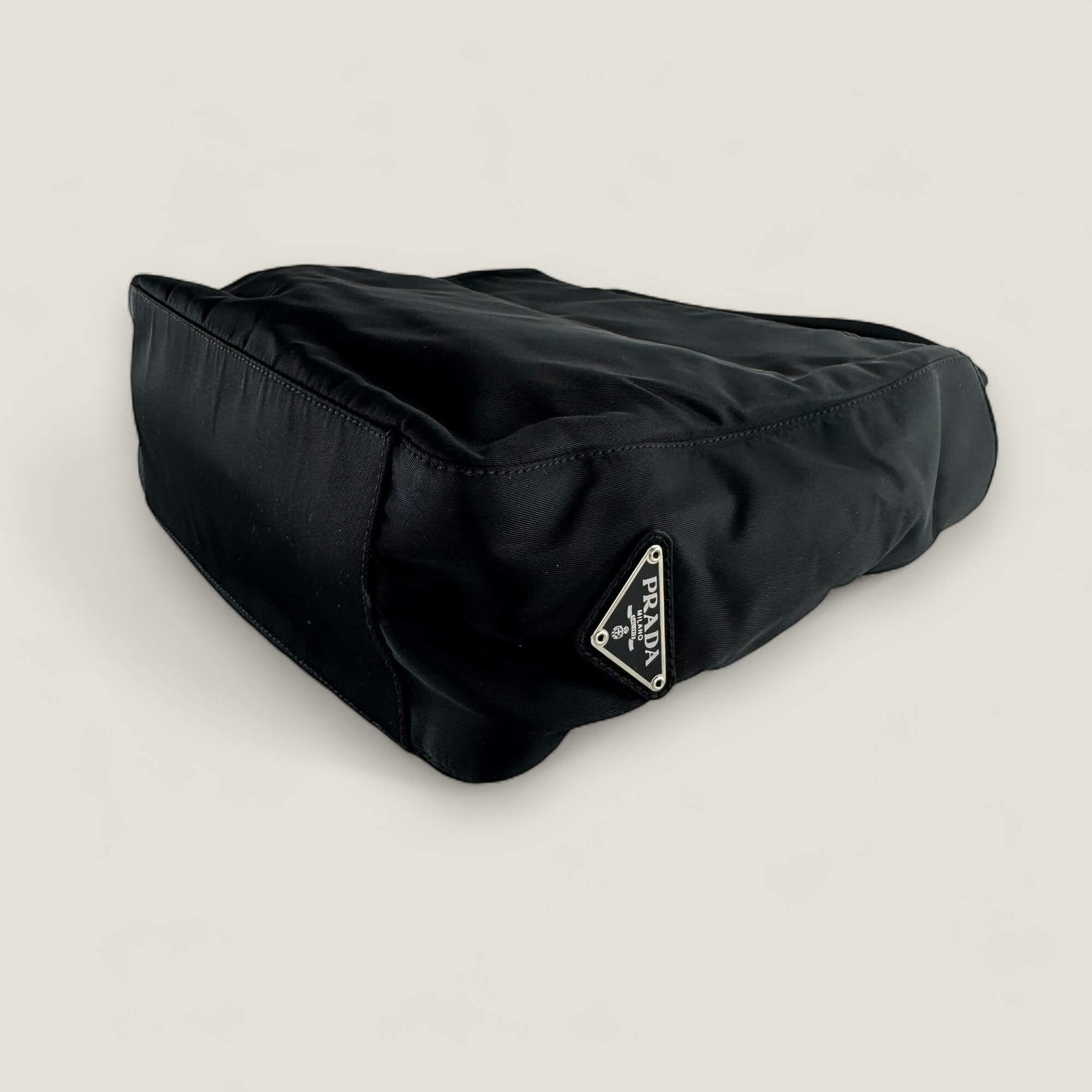 Designer bag Prada buy authentic