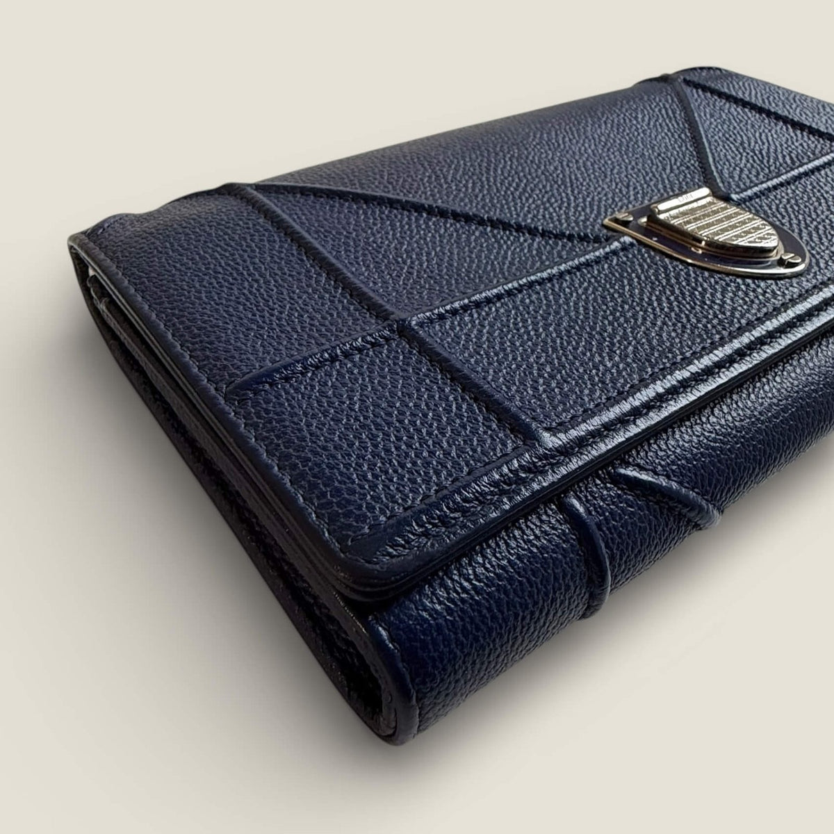 Dior Diorama Croisiere WOC bottom corners detail