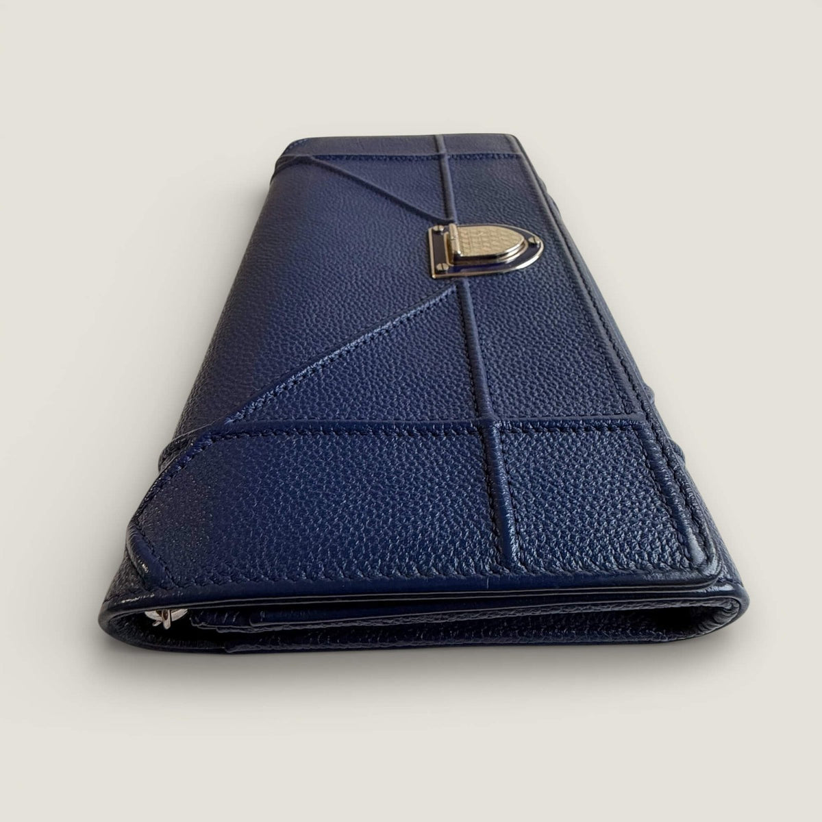 Dior Diorama Croisiere WOC pre-owned blue leather detail