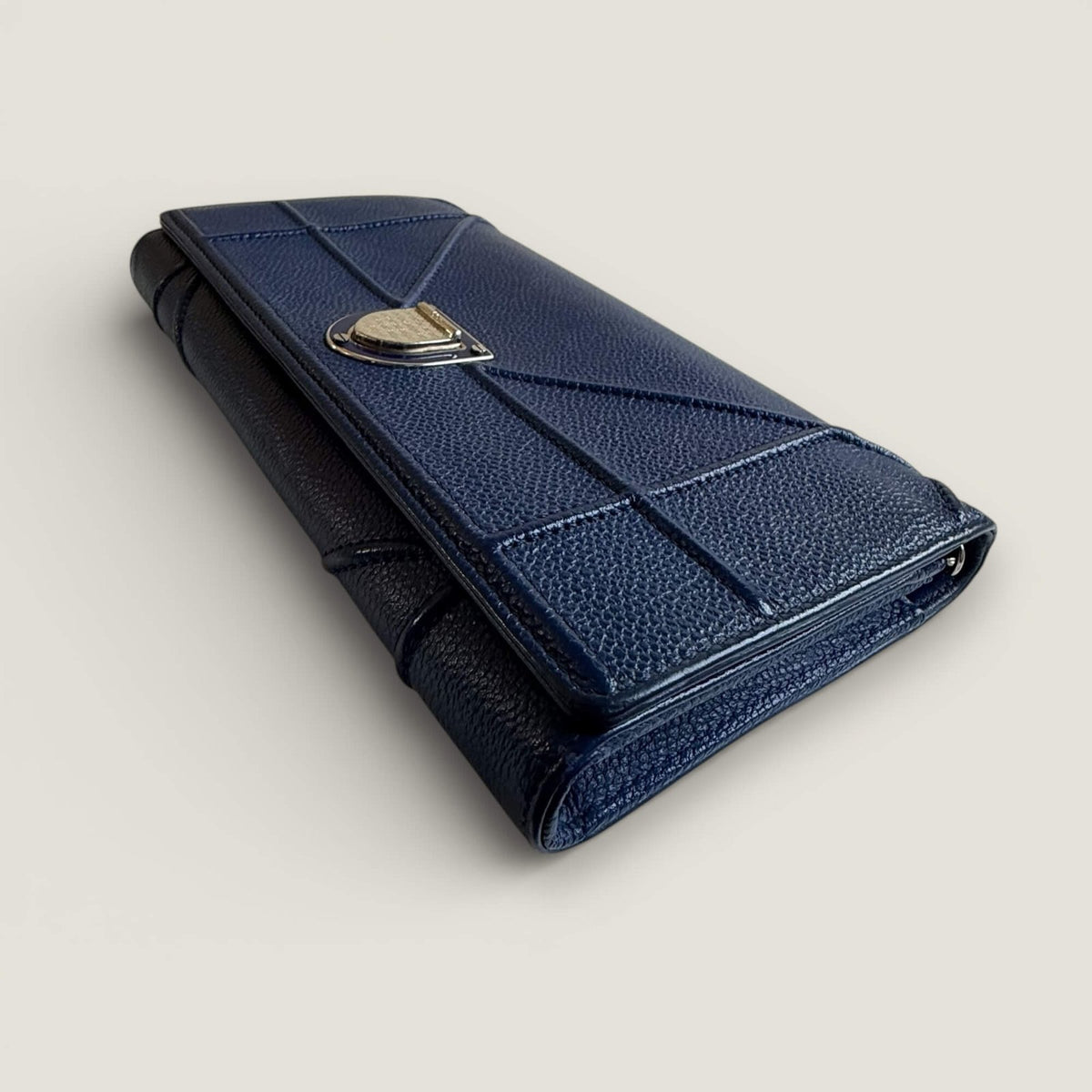 Dior Diorama chain wallet blue leather fashion detail